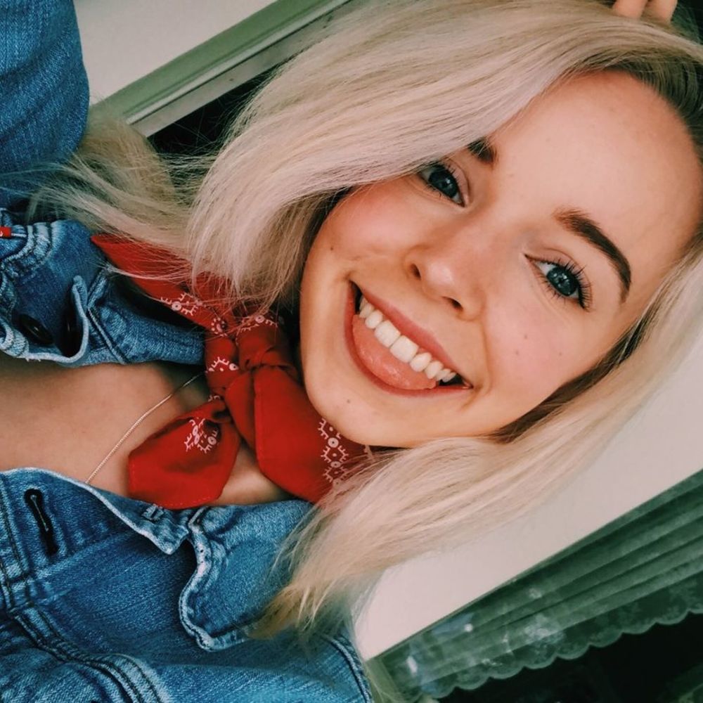 Meet your Posher, Emily